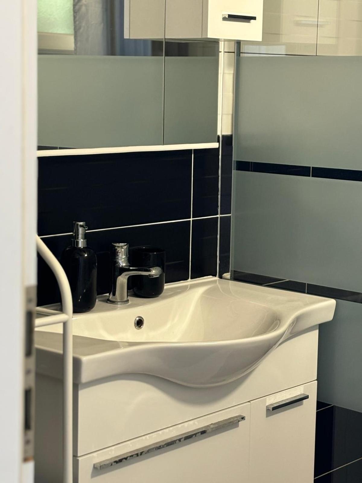 Apartmani Bosnjak Starigrad Paklenica Rom bilde