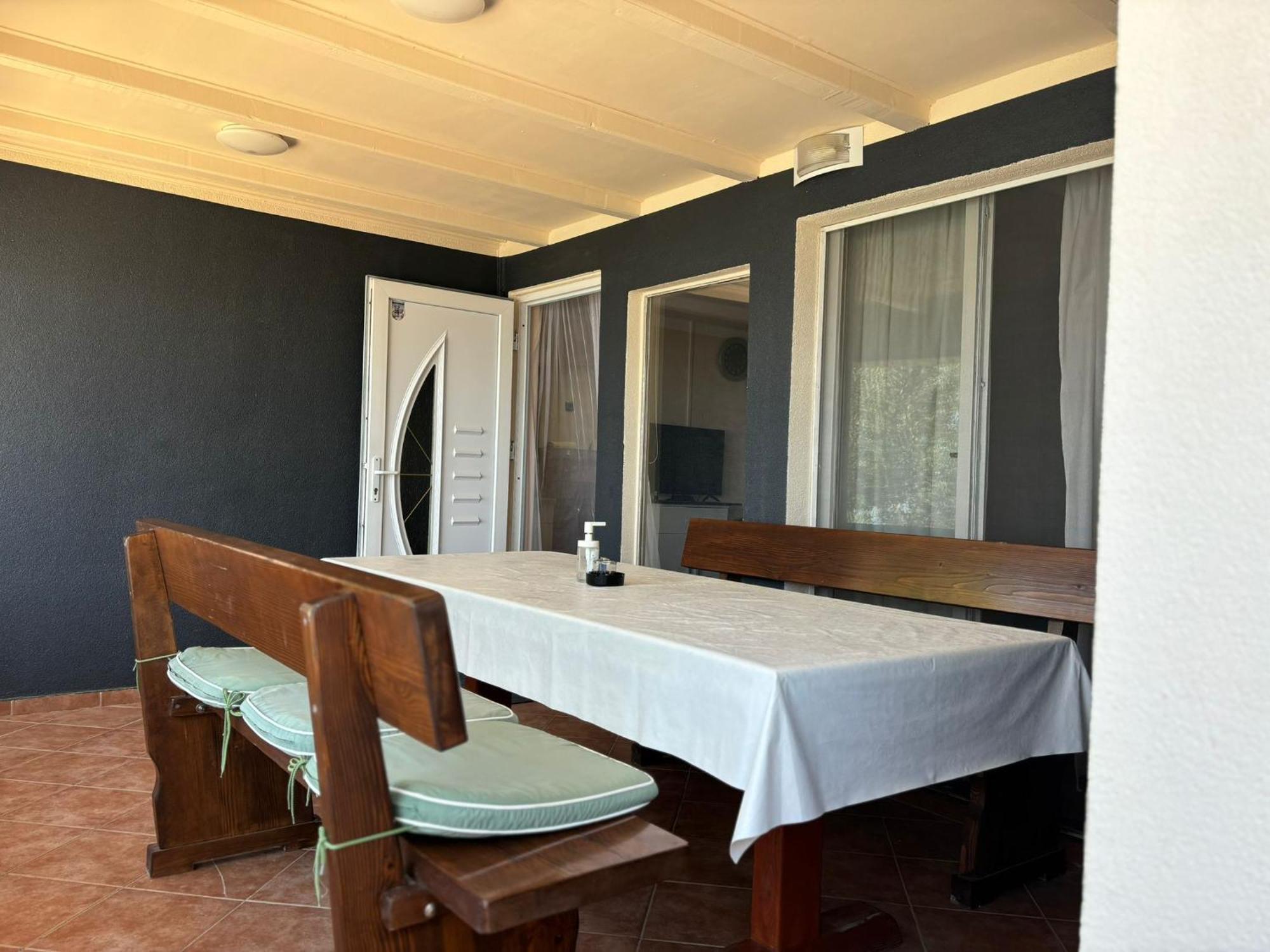 Apartmani Bosnjak Starigrad Paklenica Rom bilde