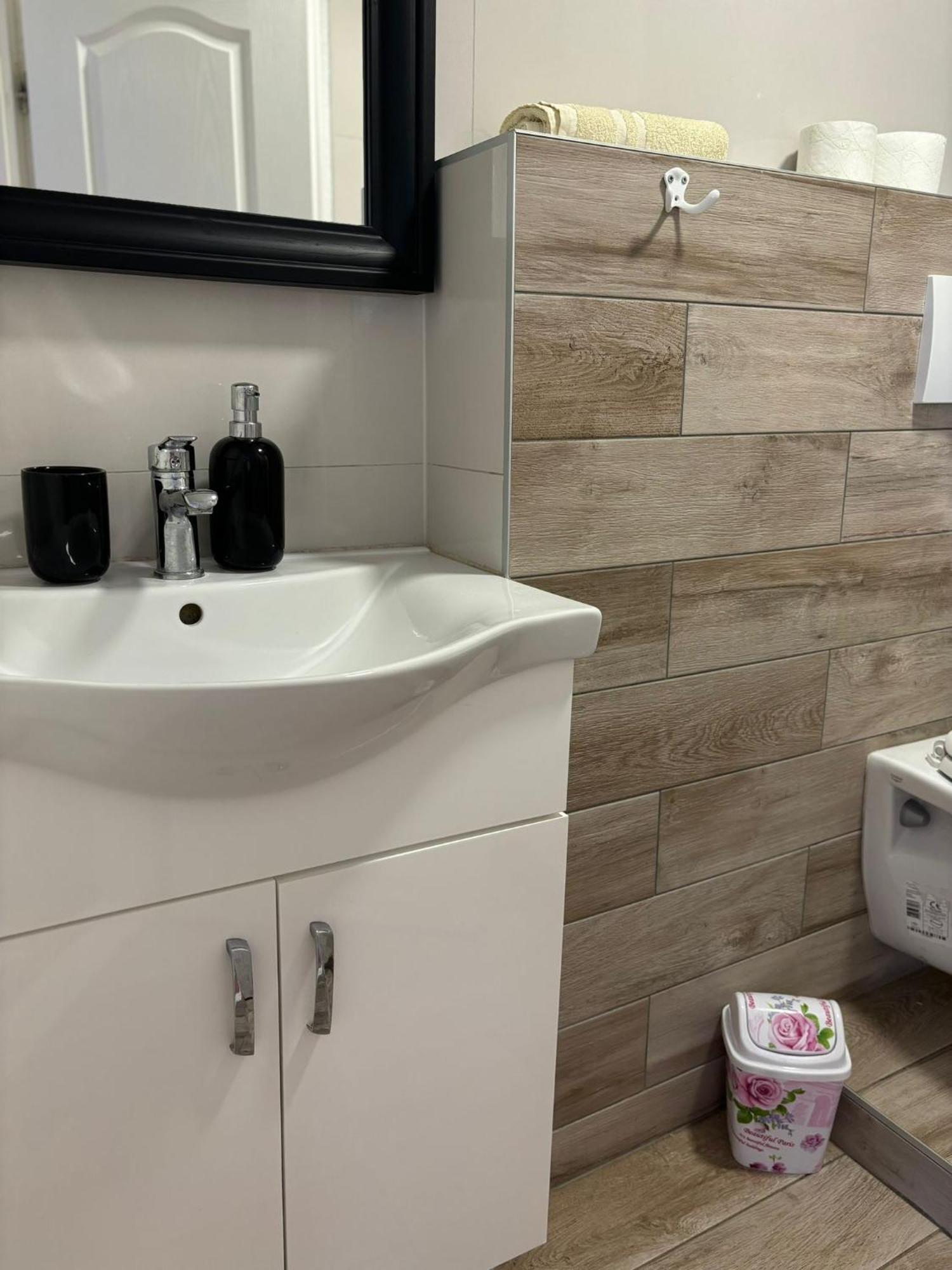 Apartmani Bosnjak Starigrad Paklenica Rom bilde