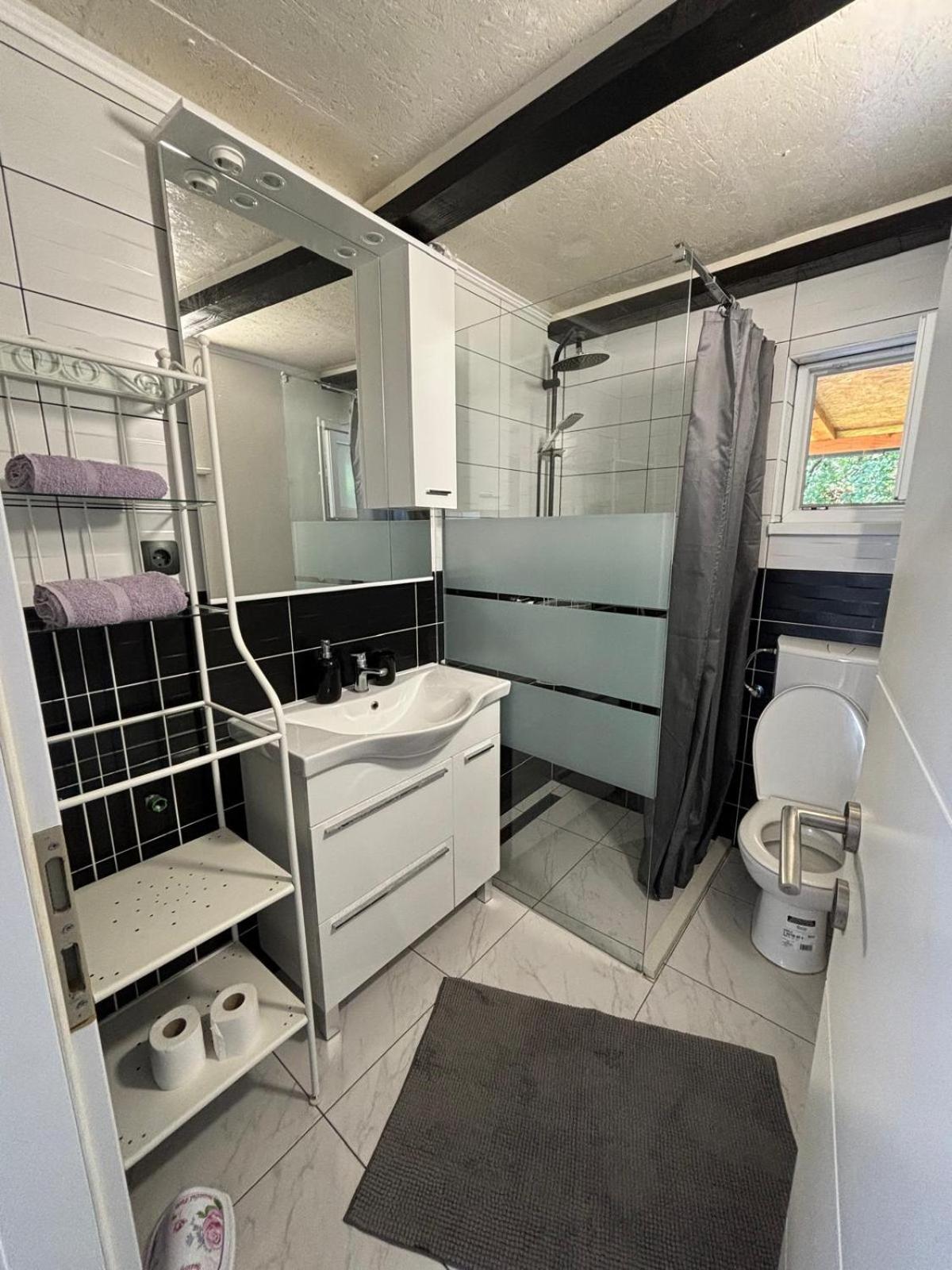 Apartmani Bosnjak Starigrad Paklenica Rom bilde