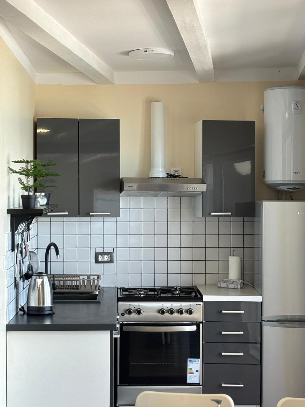 Apartmani Bosnjak Starigrad Paklenica Rom bilde