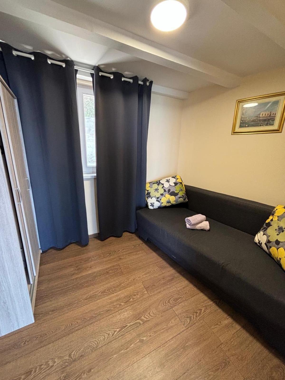 Apartmani Bosnjak Starigrad Paklenica Rom bilde